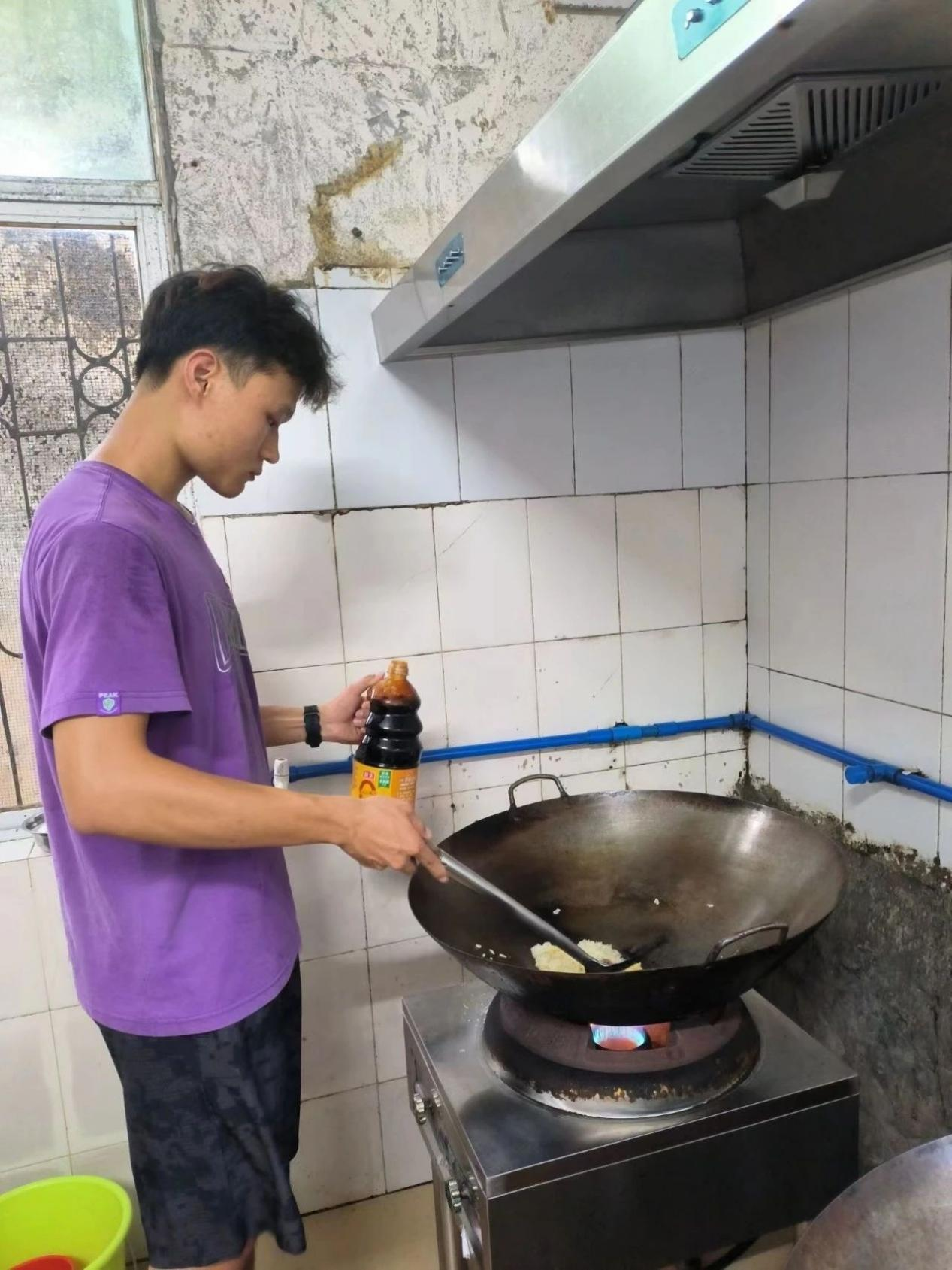 熠熠青春逢盛世,奋斗筑梦正当时