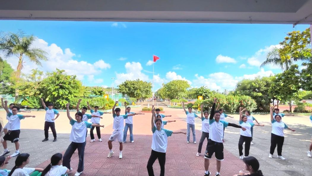 熠熠青春逢盛世,奋斗筑梦正当时